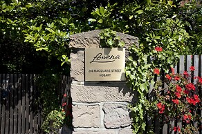 Lowena Cafe and Accommodation