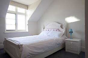 Lowena Cafe and Accommodation