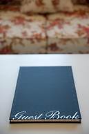 Lowena Cafe and Accommodation