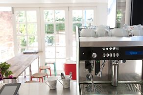 Lowena Cafe and Accommodation