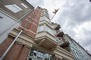 The Citadel apartments by Daniel&Jacob’s