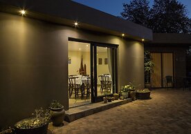 Lalapanzi Guest Lodge