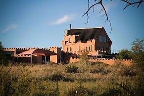 Sweet Thorn Retreat Airport Lodge