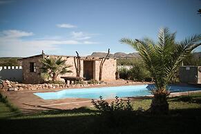 Sweet Thorn Retreat Airport Lodge