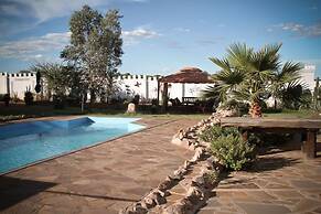 Sweet Thorn Retreat Airport Lodge