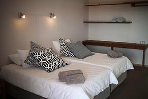 Sweet Thorn Retreat Airport Lodge