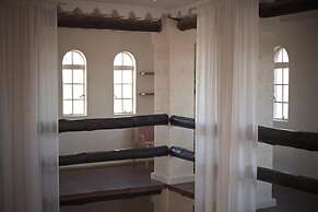 Sweet Thorn Retreat Airport Lodge