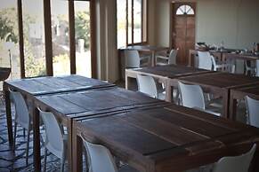 Sweet Thorn Retreat Airport Lodge