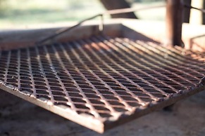 Sweet Thorn Retreat Airport Lodge