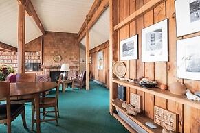 Holmes 3 Br home by RedAwning