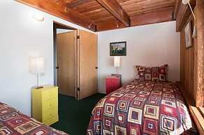 Holmes 3 Br home by RedAwning