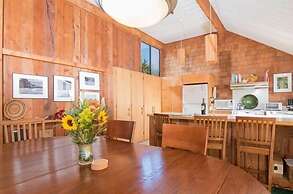 Holmes 3 Br home by RedAwning