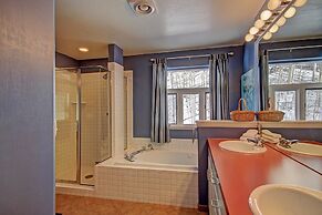 Aspen House 4 Bedroom Home by RedAwning