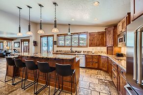 Casa De Plata 5 Bedroom Home by RedAwning