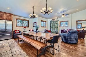 Casa De Plata 5 Bedroom Home by RedAwning