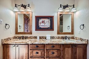 Casa De Plata 5 Bedroom Home by RedAwning