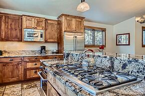 Casa De Plata 5 Bedroom Home by RedAwning