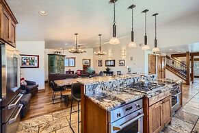 Casa De Plata 5 Bedroom Home by RedAwning