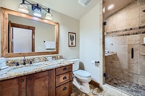 Casa De Plata 5 Bedroom Home by RedAwning