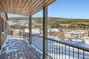 Casa De Plata 5 Bedroom Home by RedAwning