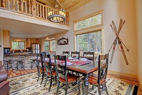 Grand Moose Lodge 3 Bedroom Home by RedAwning