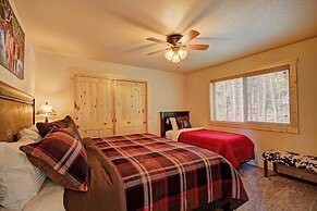 Grand Moose Lodge 3 Bedroom Home by RedAwning