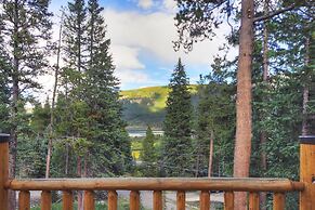 Grand Moose Lodge 3 Bedroom Home by RedAwning