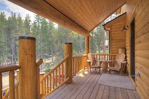 Grand Moose Lodge 3 Bedroom Home by RedAwning