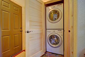 Grand Moose Lodge 3 Bedroom Home by RedAwning