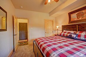 Grand Moose Lodge 3 Bedroom Home by RedAwning