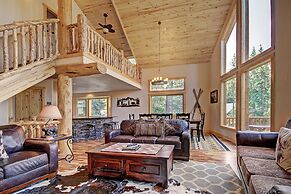 Grand Moose Lodge 3 Bedroom Home by RedAwning