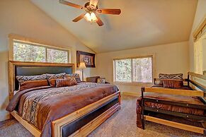 Grand Moose Lodge 3 Bedroom Home by RedAwning