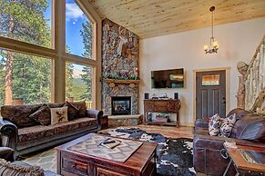 Grand Moose Lodge 3 Bedroom Home by RedAwning