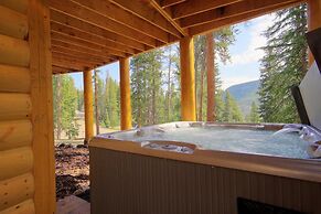 Grand Moose Lodge 3 Bedroom Home by RedAwning