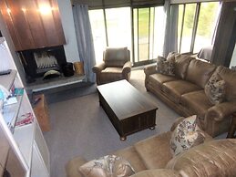 Snowflake 1 Bed plus Den 2 Bath