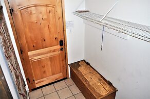 Snowflake 1 Bed plus Den 2 Bath