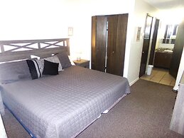 Snowflake 1 Bed plus Den 2 Bath