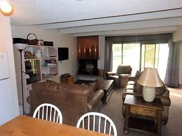 Snowflake 1 Bed plus Den 2 Bath