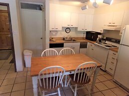 Snowflake 1 Bed plus Den 2 Bath
