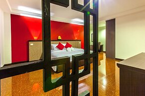 Gallery Lake View Hotel