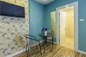 Gallery Lake View Hotel