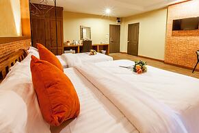 Gallery Lake View Hotel