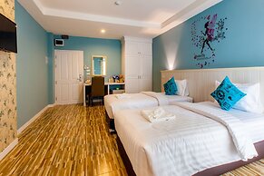 Gallery Lake View Hotel