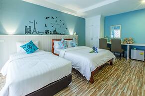 Gallery Lake View Hotel