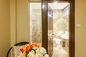 Gallery Lake View Hotel