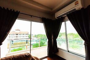 Gallery Lake View Hotel