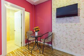 Gallery Lake View Hotel