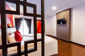 Gallery Lake View Hotel