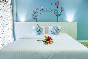 Gallery Lake View Hotel