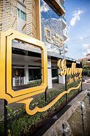 Gallery Lake View Hotel